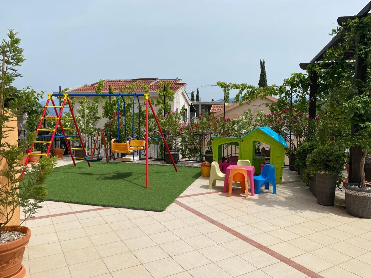 Apartments Villa Viktoria Тиват Екстер'єр фото