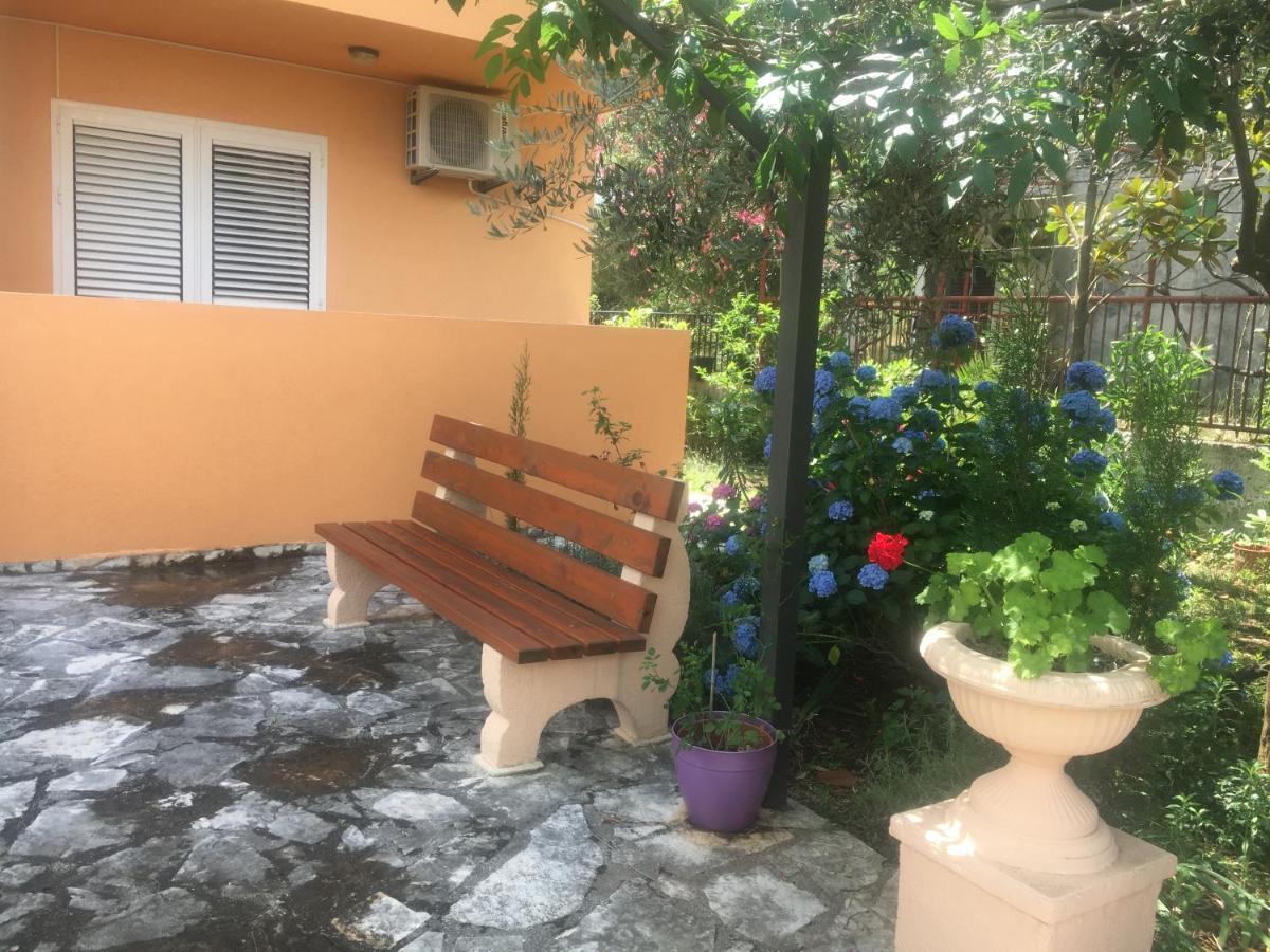 Apartments Villa Viktoria Тиват Екстер'єр фото
