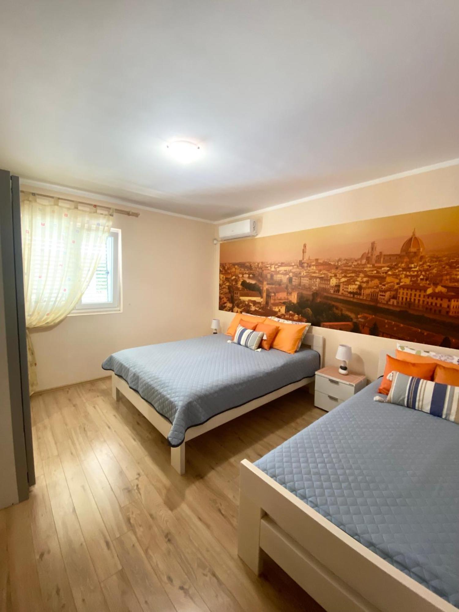 Apartments Villa Viktoria Тиват Екстер'єр фото