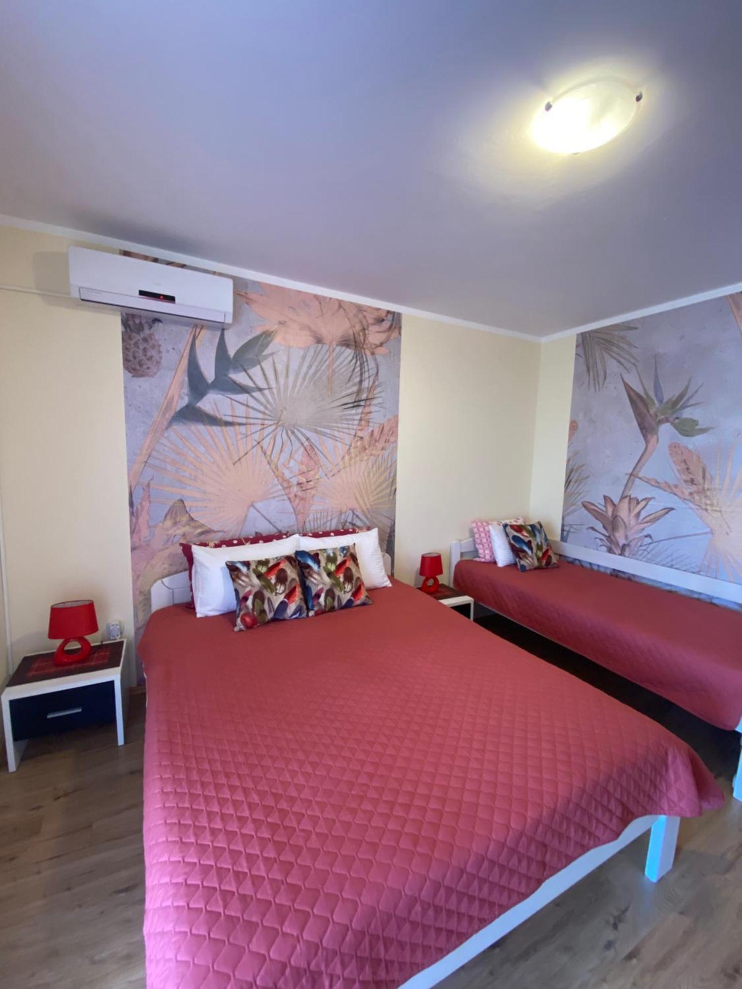 Apartments Villa Viktoria Тиват Екстер'єр фото