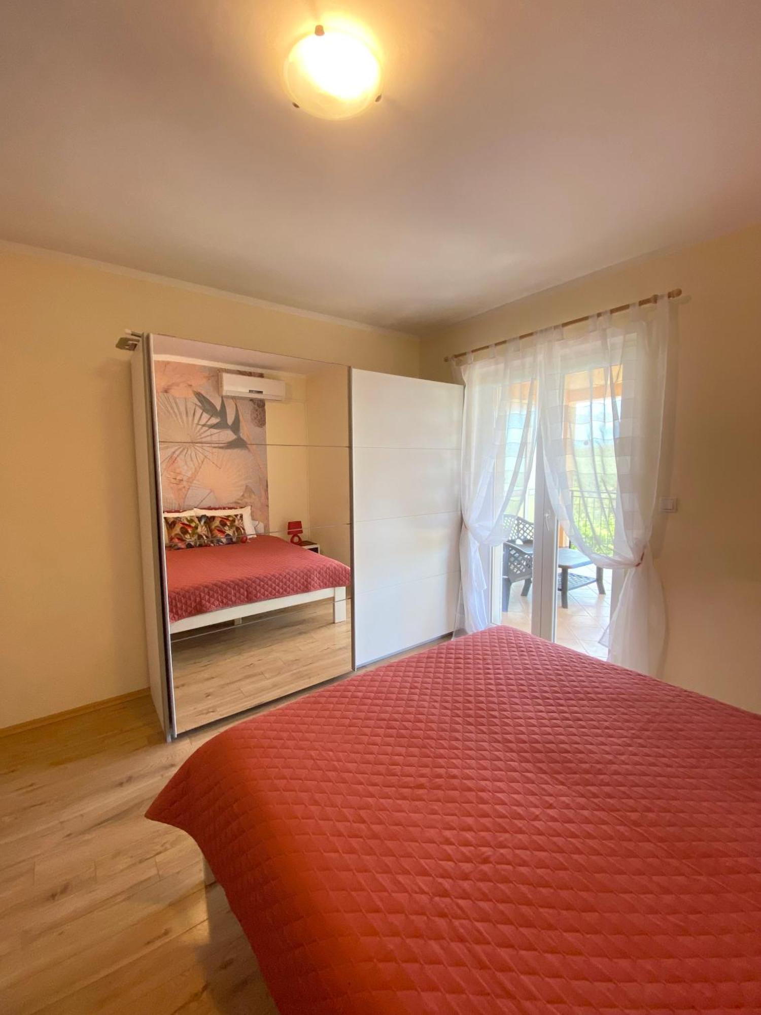 Apartments Villa Viktoria Тиват Екстер'єр фото