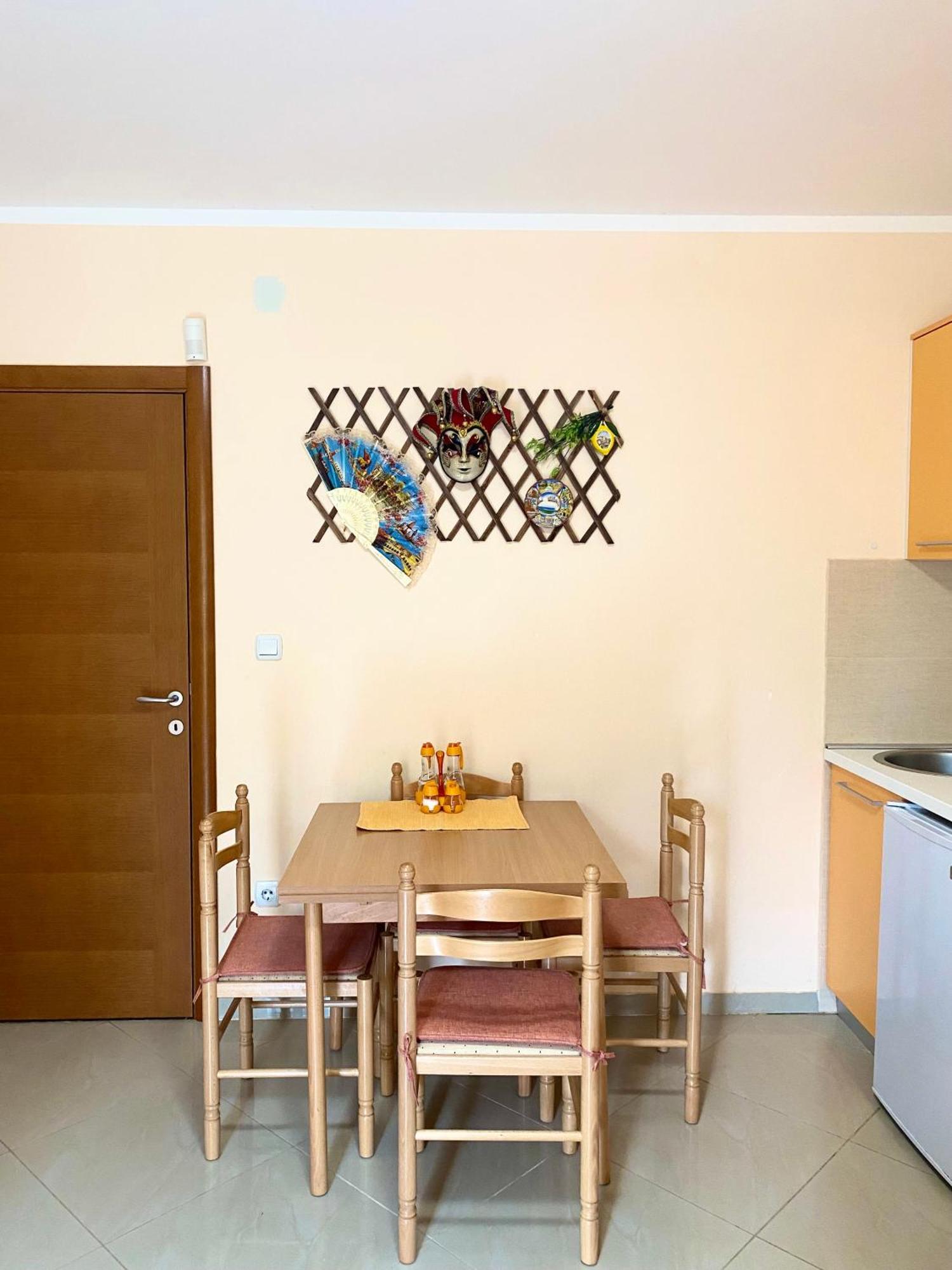 Apartments Villa Viktoria Тиват Екстер'єр фото