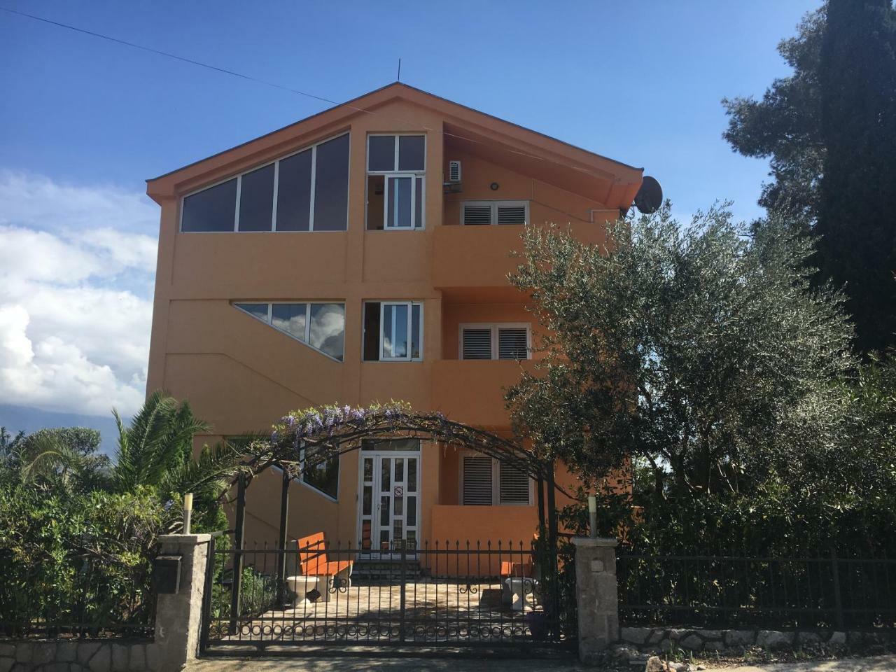 Apartments Villa Viktoria Тиват Екстер'єр фото