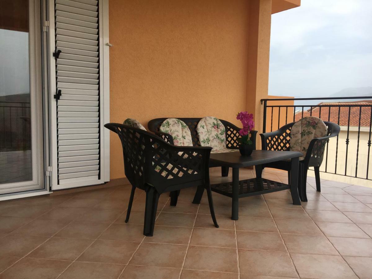 Apartments Villa Viktoria Тиват Екстер'єр фото