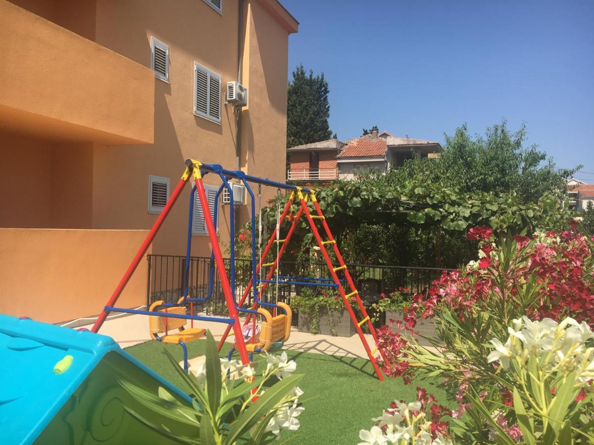 Apartments Villa Viktoria Тиват Екстер'єр фото